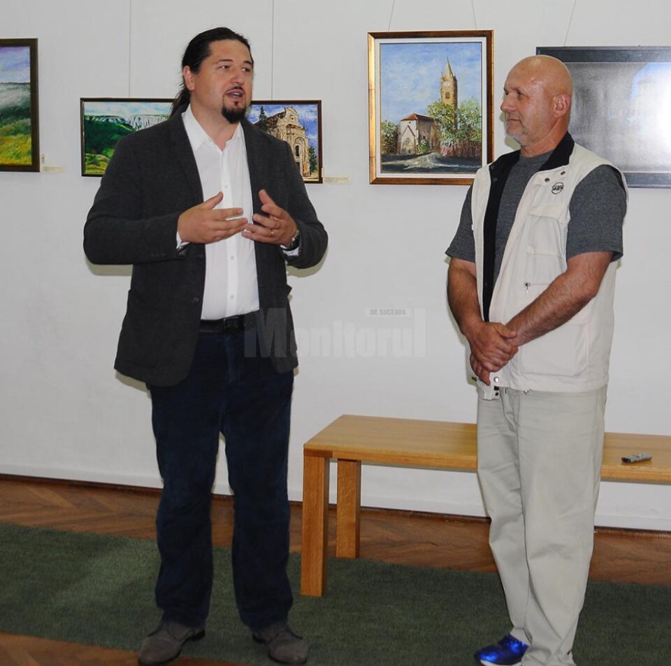 Teodor Brădățanu, managerul Muzeului “Ion Irimescu”, și prof. Alexandru Picovici, artist plastic, membru al Uniunii Artiștilor Plastici din România, Filiala Turda Teodor Brădățanu, managerul Muzeului “Ion Irimescu”, și prof. Alexandru Picovici, artist plastic, membru al Uniunii Artiștilor Plastici din România, Filiala Turda