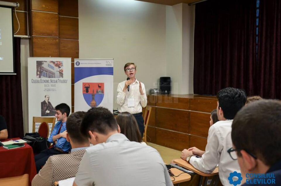 Un elev al Colegiului „Mihai Eminescu” a fost ales vicepreședinte al Consiliului Național al Elevilor
