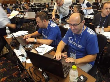 Petru Crăciun și Cristian Pîrghie, coordonatorii lotului olimpic național de astronomie și astrofizică