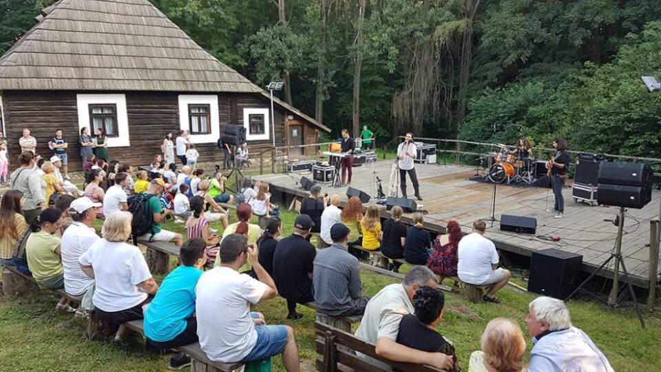 Trupa Corbu în concert la Muzeul Satului Bucovinean
