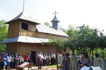 Aflată în stare avansată de degradare, biserica monument istoric din Mănăstioara e în pericol de prăbușire