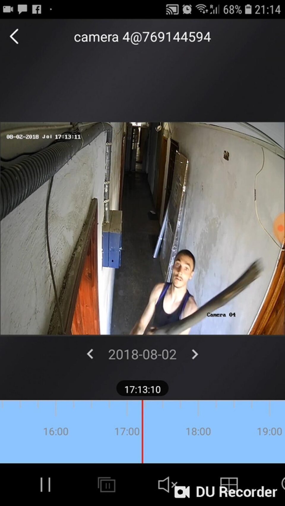 Distrugerea camerelor video a fost înregistrată, făptașul fiind vizibil