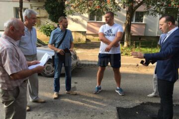 Comandament în teren, în cartierul Zamca, convocat marți dimineață de viceprimarul Lucian Harsovschi