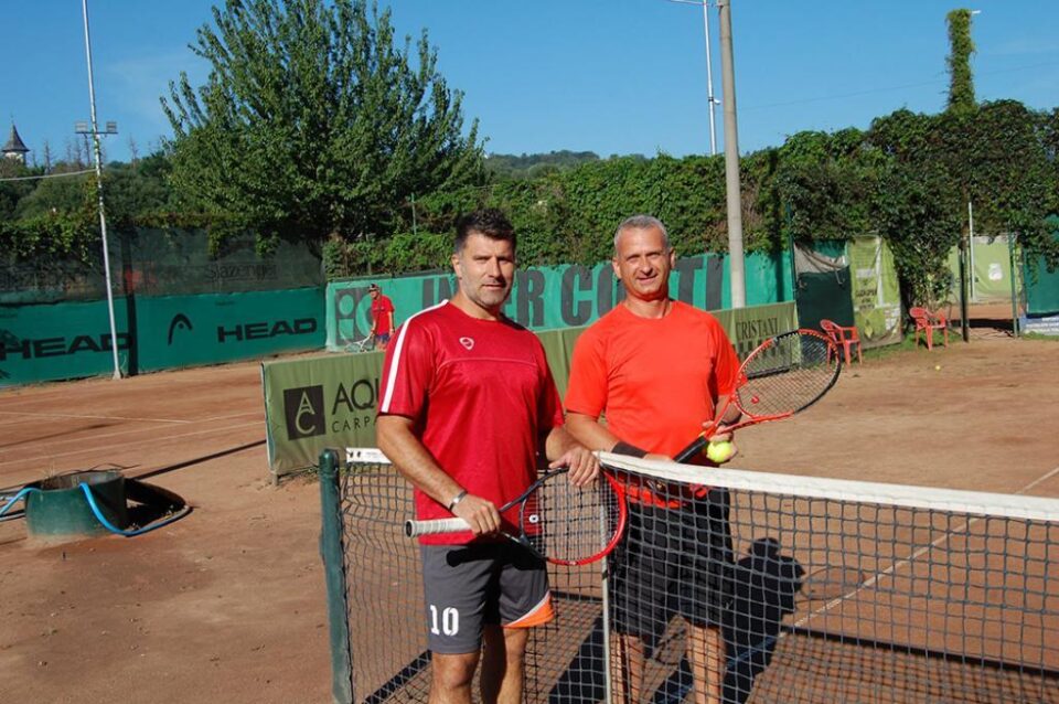 Doru Bădăluță, în dreapta imaginii, s-a impus în duelul cu Ovidiu Bârsei