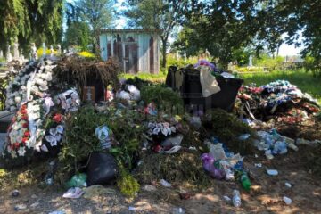Gunoiul, transformat într-o adevărată piramidă