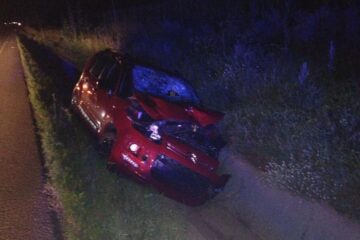 Mașina care a accidentat mortal doi pietoni, tată și fiu, în timp ce se deplasau pe marginea drumului, în apropiere de „Zidul morții”