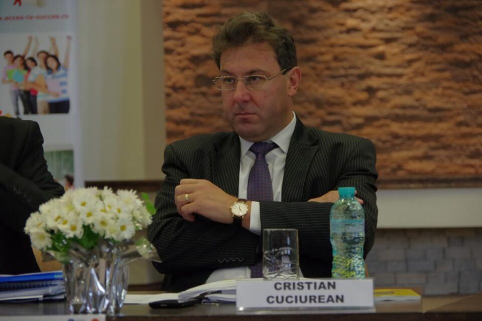 Inspectorul școlar adjunct prof. Cristian Cuciurean