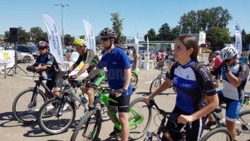 Sucevenii s-au alăturat ”Caravanei pentru normalitate”, pedalând pentru copiii cu autism