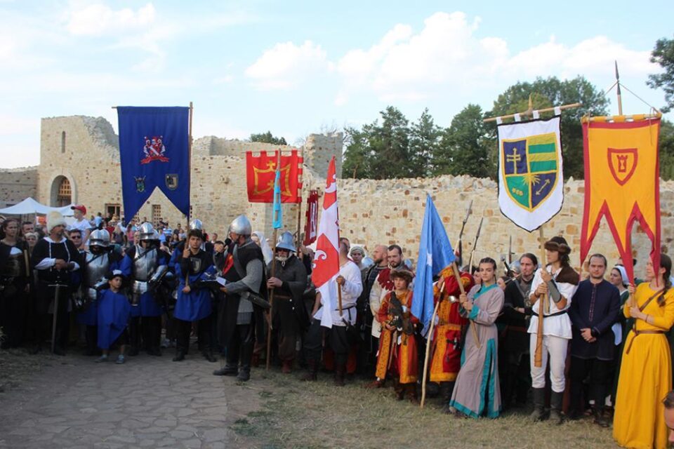 400 de cavaleri, domnițe, păpușari din șase țări, la Festivalul de Artă Medievală „Ștefan cel Mare”