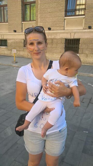 Câteva sute de suceveni s-au solidarizat aseară cu mitingul diasporei de la București