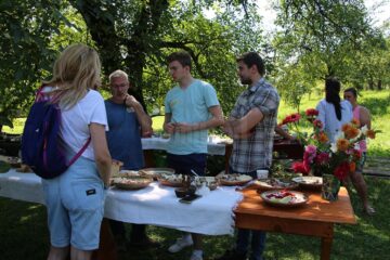 Casă bătrânească, strămutată pentru a fi salvată în cadrul unei acțiuni ”Bucovina Brunch”