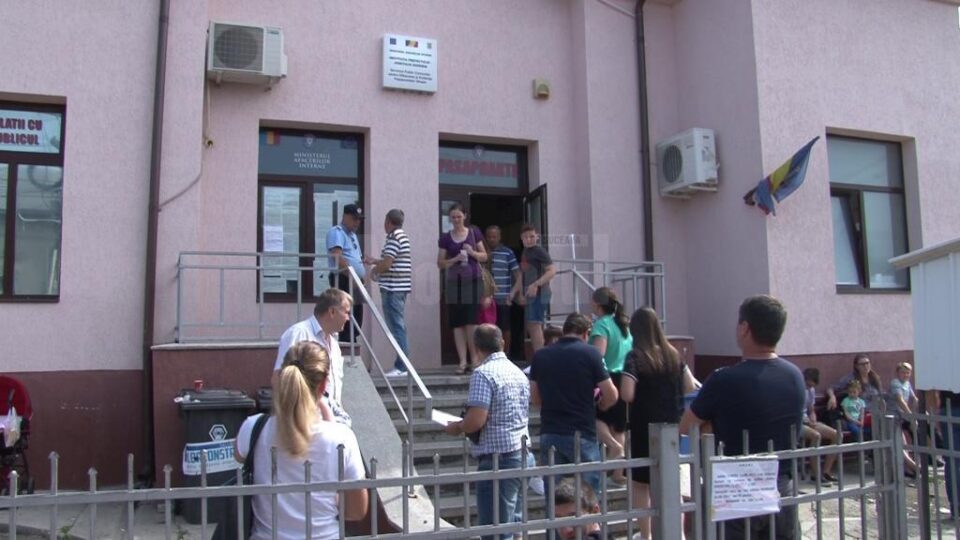 In iulie si august se dubleaza numarul de solicitari de pasapoarte