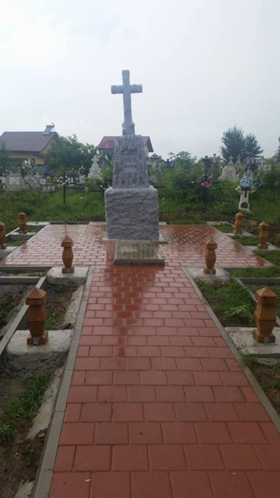 Monumentul Eroilor din cimitirul Burdujeni Sat, reabilitat în Anul Centenar