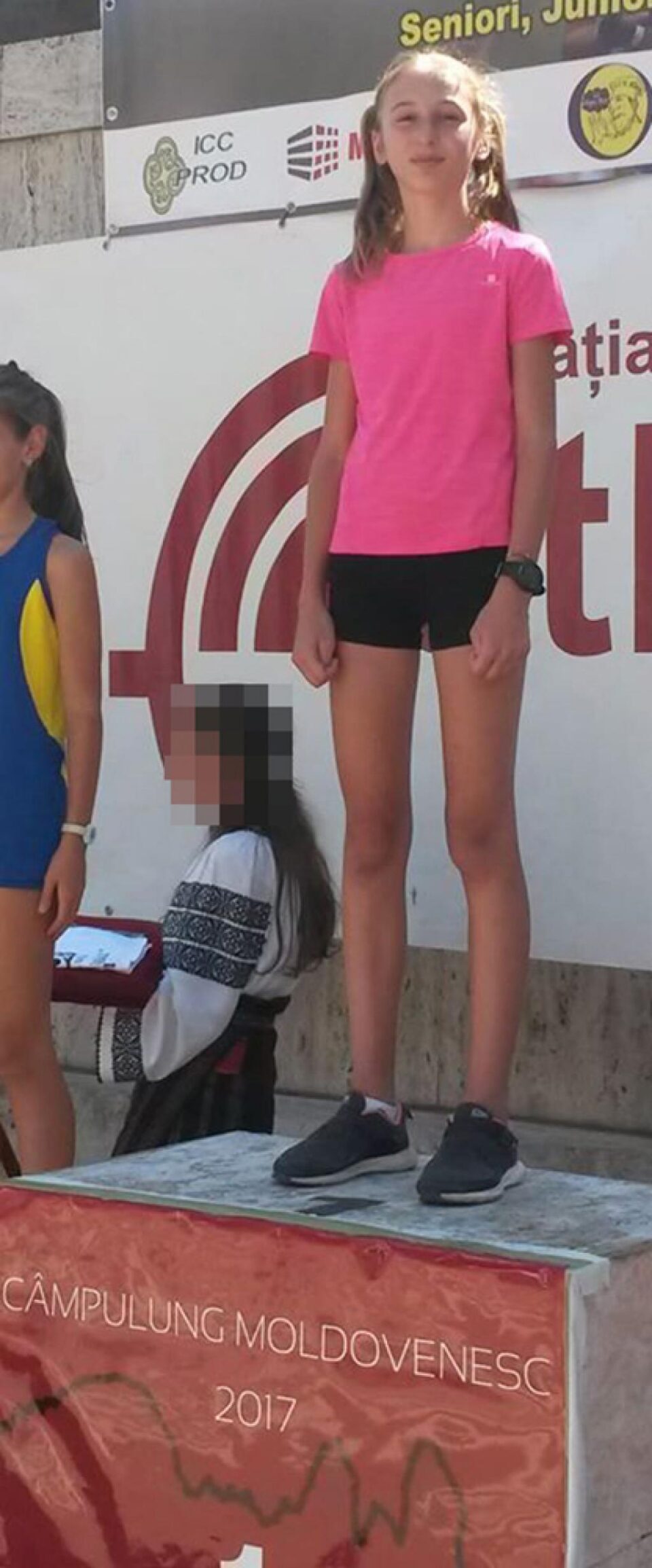 Albertina Rusu, anul trecut, pe prima treaptă a podiumului la campionatul național de alergare de la Câmpulung Moldovenesc Albertina Rusu, anul trecut, pe prima treaptă a podiumului la campionatul național de alergare de la Câmpulung Moldovenesc