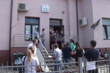Programul de lucru a fost prelungit, prin ordin de prefect, și la nivelul Serviciului Public Comunitar pentru Eliberarea și Evidența Pașapoartelor Simple