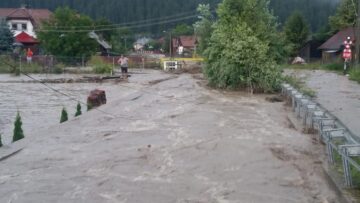 Ploile torentiale au creat probleme în județ miercuri după amiază