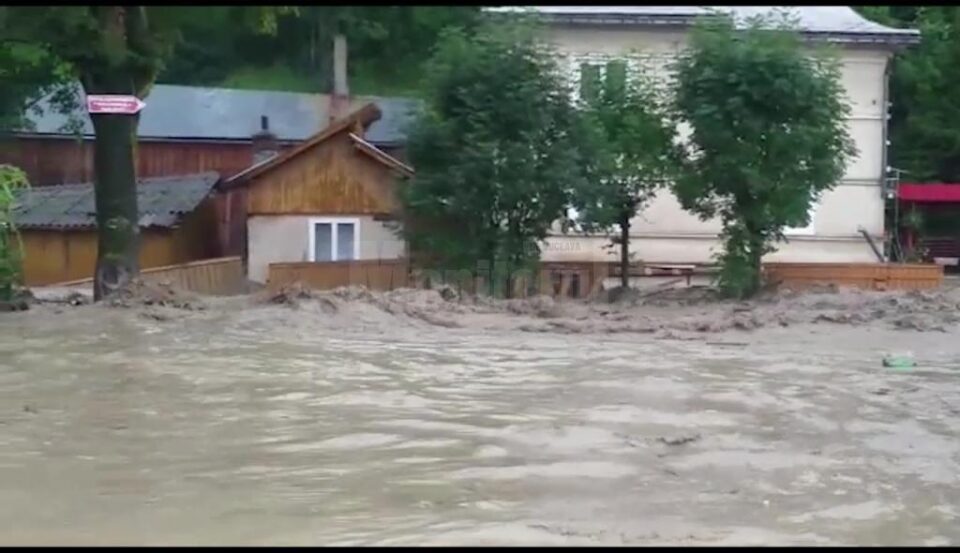 Inundații provocate de adevărate ruperi de nori