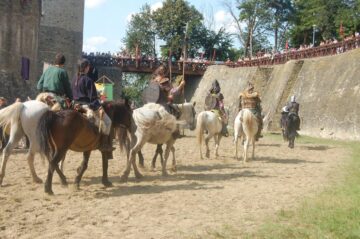 Au fost trei zile de poveste și istorie pe viu, la Festivalul Medieval din Cetatea de Scaun a Sucevei