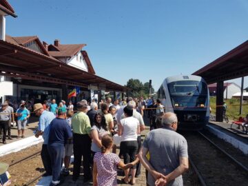 Trenul Suceava-Putna, redat circulației cu promisiunea creșterii urgente a vitezei de deplasare