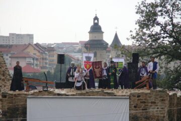 Ștefan cel Mare i-a întâmpinat de pe zidurile Cetății de Scaun pe participanții la Festivalul Medieval