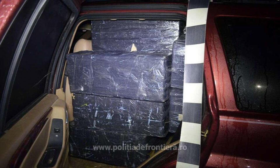 Focuri de armă pentru confiscarea unor țigări de contrabandă, în valoare de peste 300.000 de lei