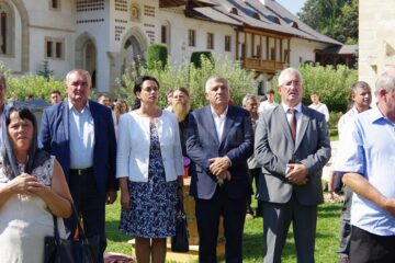 ÎPS Pimen i-a îndemnat pe credincioșii veniți la hramul Mănăstirii Putna să asculte poruncile lui Dumnezeu