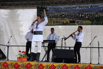 O zi dedicată folclorului