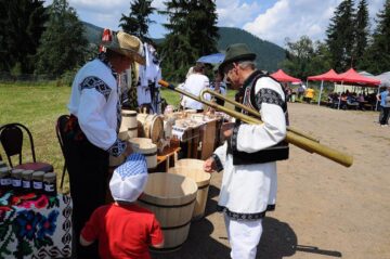 Festivalul „Cântecul cetinii”, la Dorna Arini
