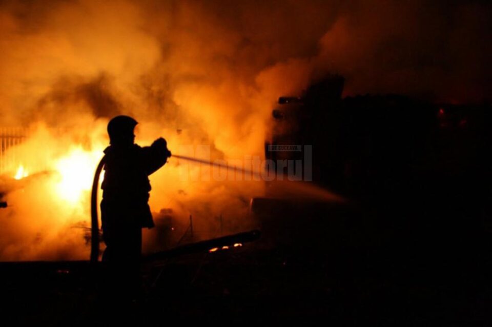 La sosirea echipajelor, incendiul cuprinsese întreaga casă a bătrânei