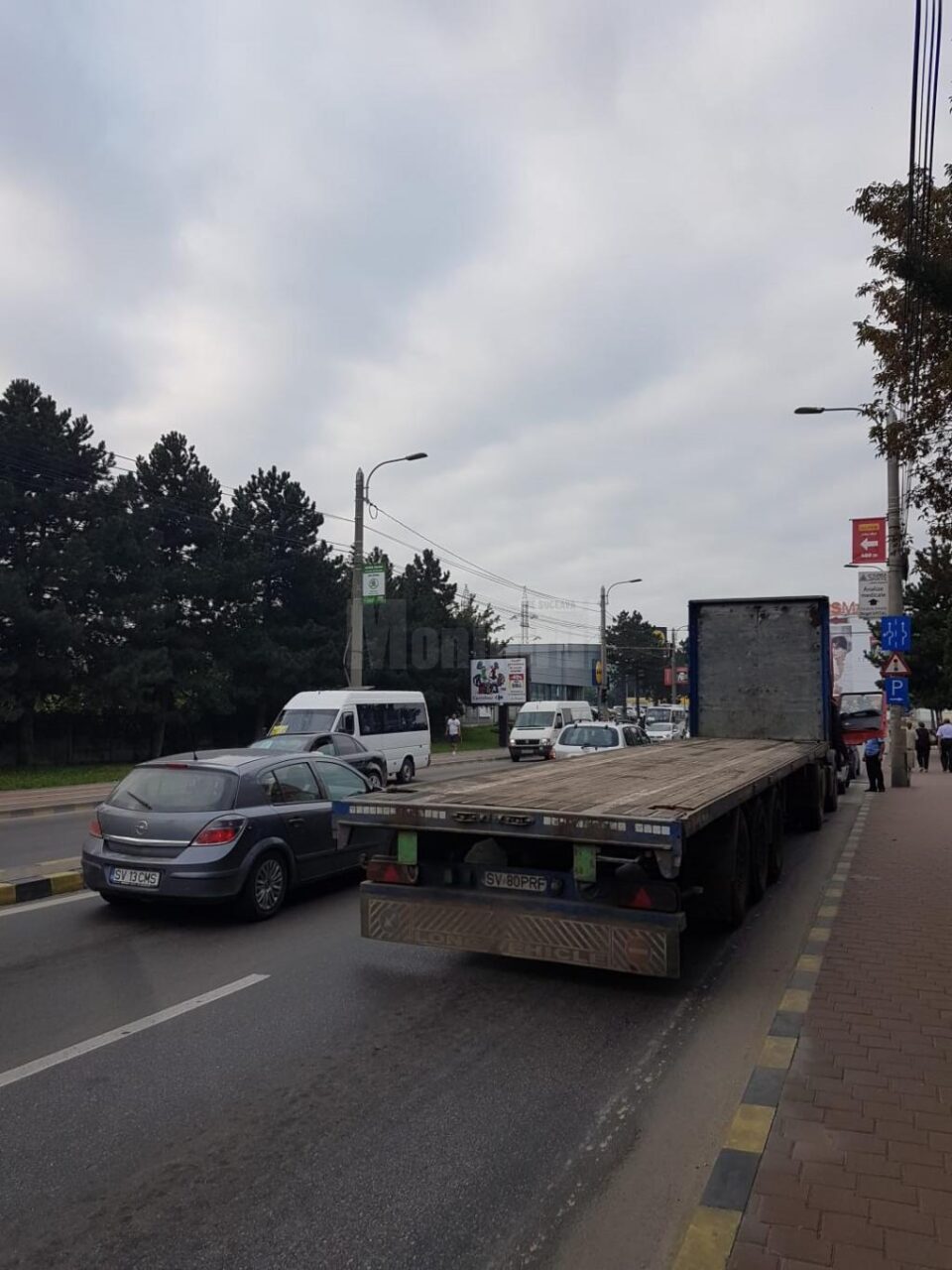 Vehiculul greu care a rămas în drum