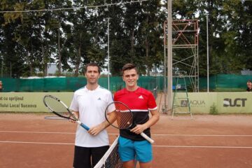 Daniel Bujdei, în dreapta imaginii, a câștigat pana la urma duelul cu Catalin Lungu