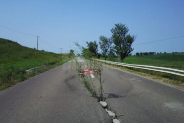 Porțiunea de drum pune în pericol siguranța traficului
