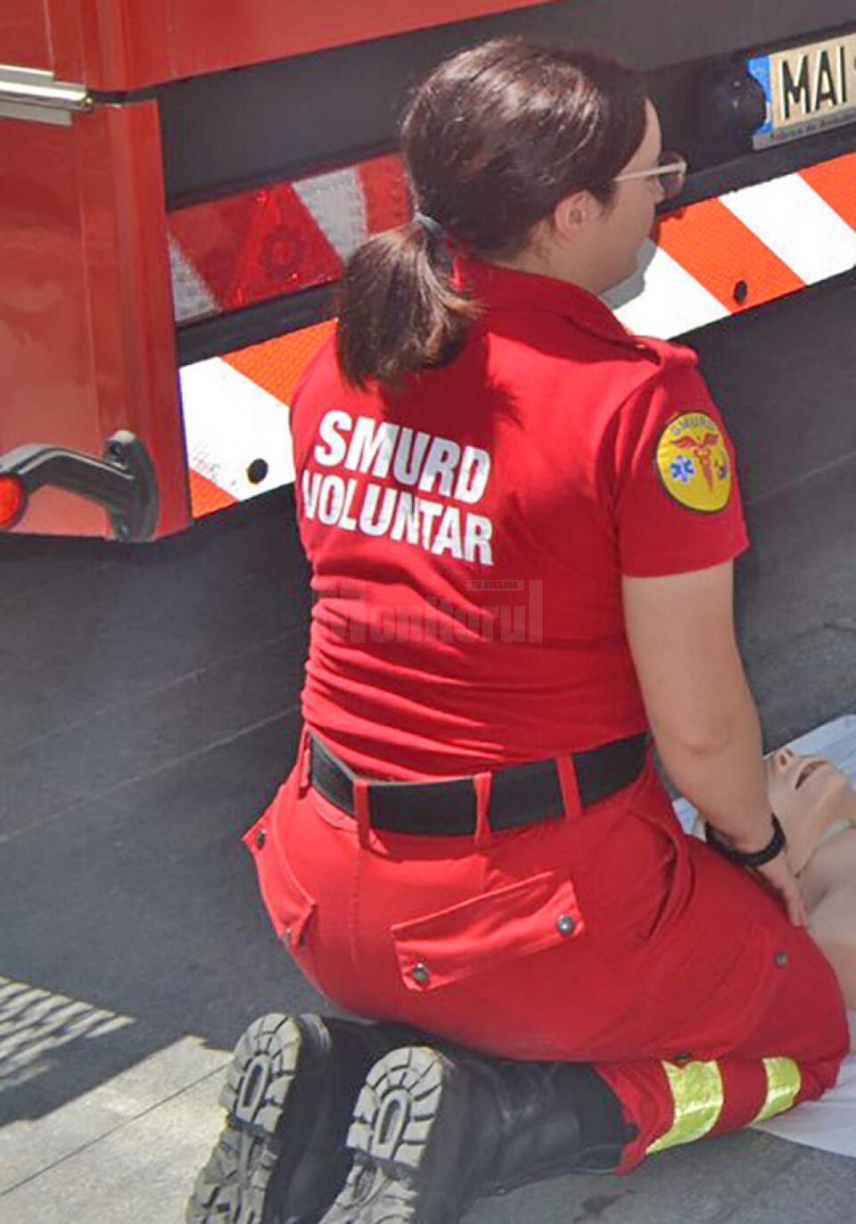 Persoanele cu dificultăți de deplasare, conduse în Aeroportul Suceava și la avion de voluntari SMURD