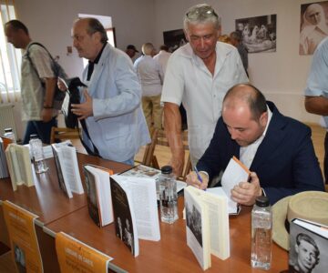 Lansare de carte regală la Fălticeni