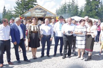 Autoritățile sucevene au fost alături de spectatorii veniți la Sărbătoarea Muntelui