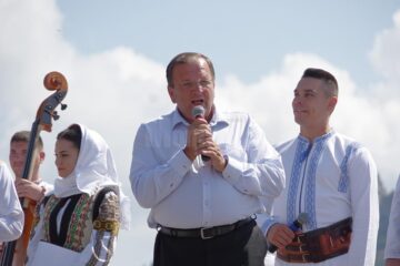 „Sărbătoarea muntelui” de pe Rarău a atras și anul acesta mii de suceveni și turiști