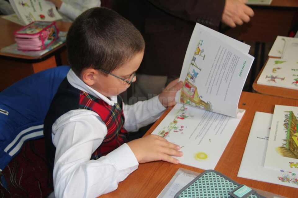Noile programe scolare promit multe elemente de noutate, cu accent pe formarea competențelor-cheie