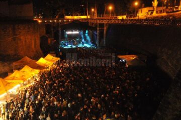 O mare de oameni la festival