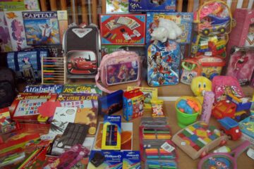 Cel puțin în cazul elevilor din clasele primare, valoarea pachetelor de rechizite a rămas aceeași de la debutul programului