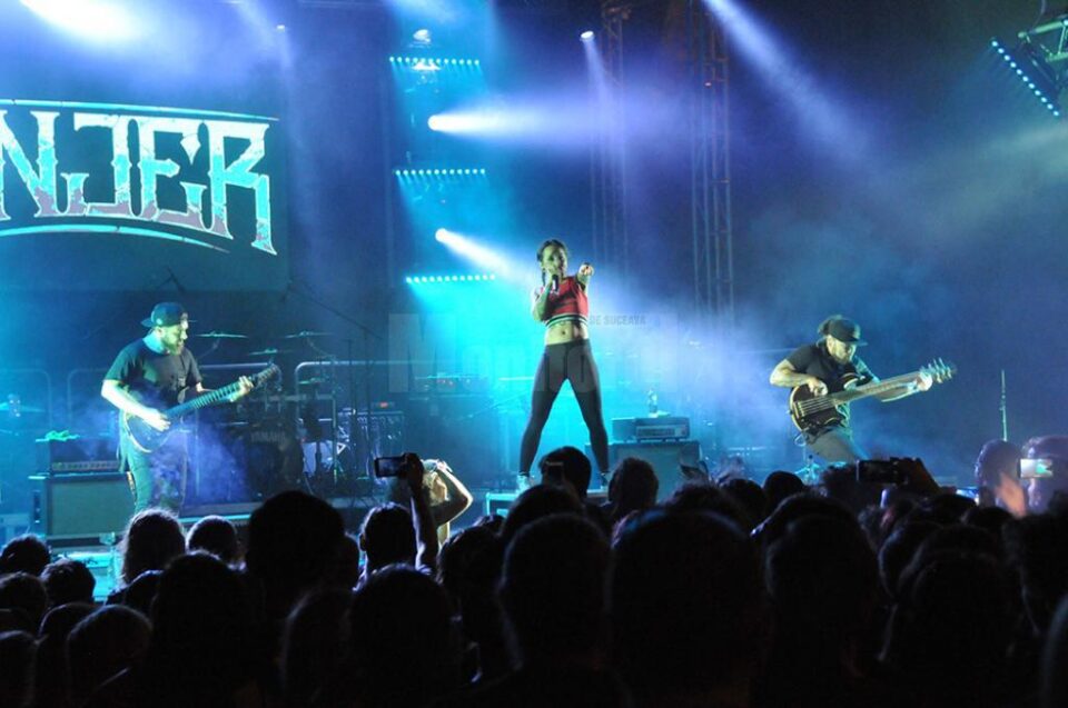 Ucrainenii de la Jinjer, îndrăgiți la fiecare revenire pe scena suceveană a festivalului