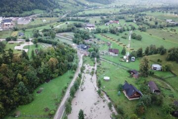 Apele revarsate în zona Șandru