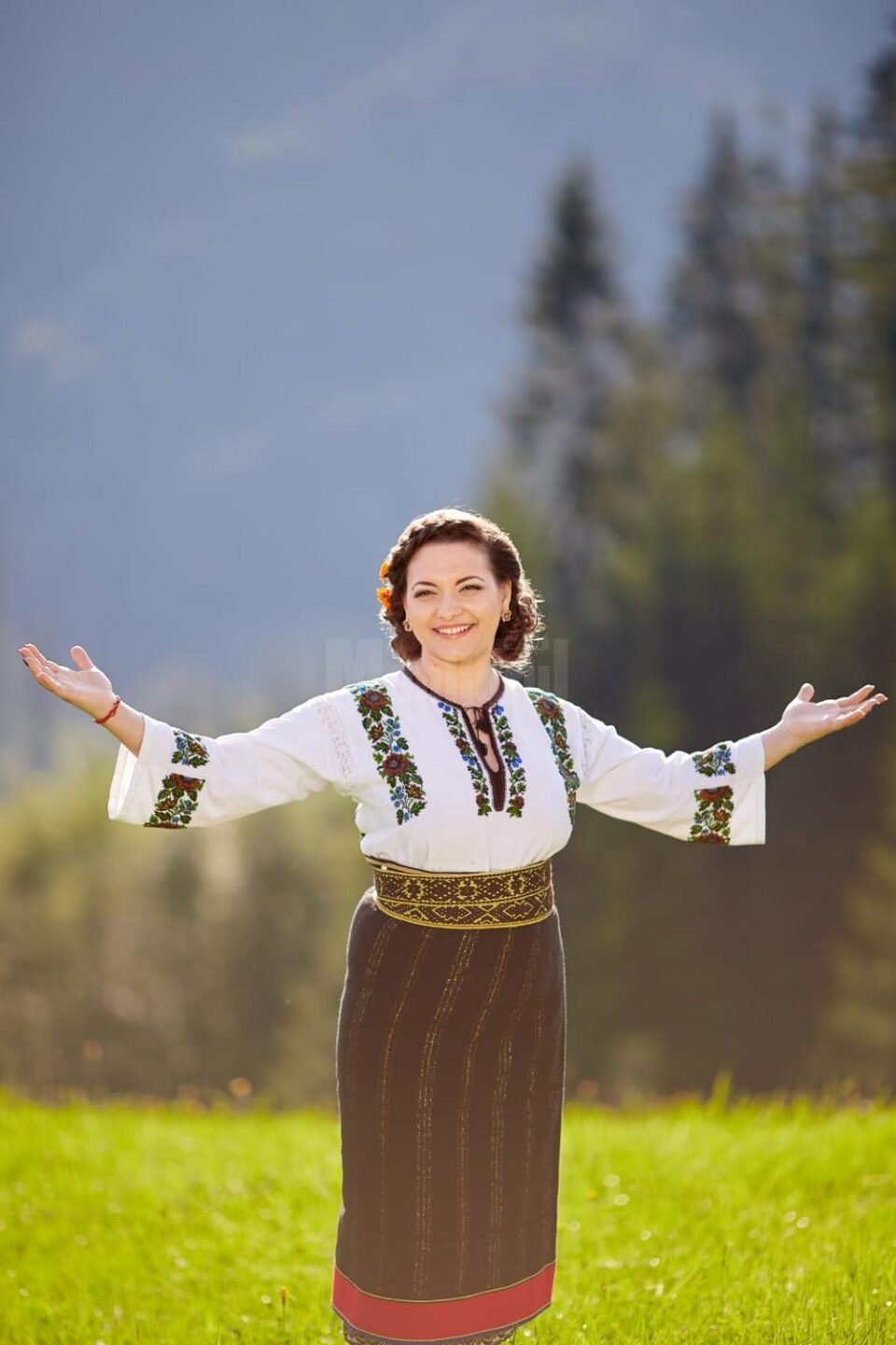 Interpreta Laura Olteanu