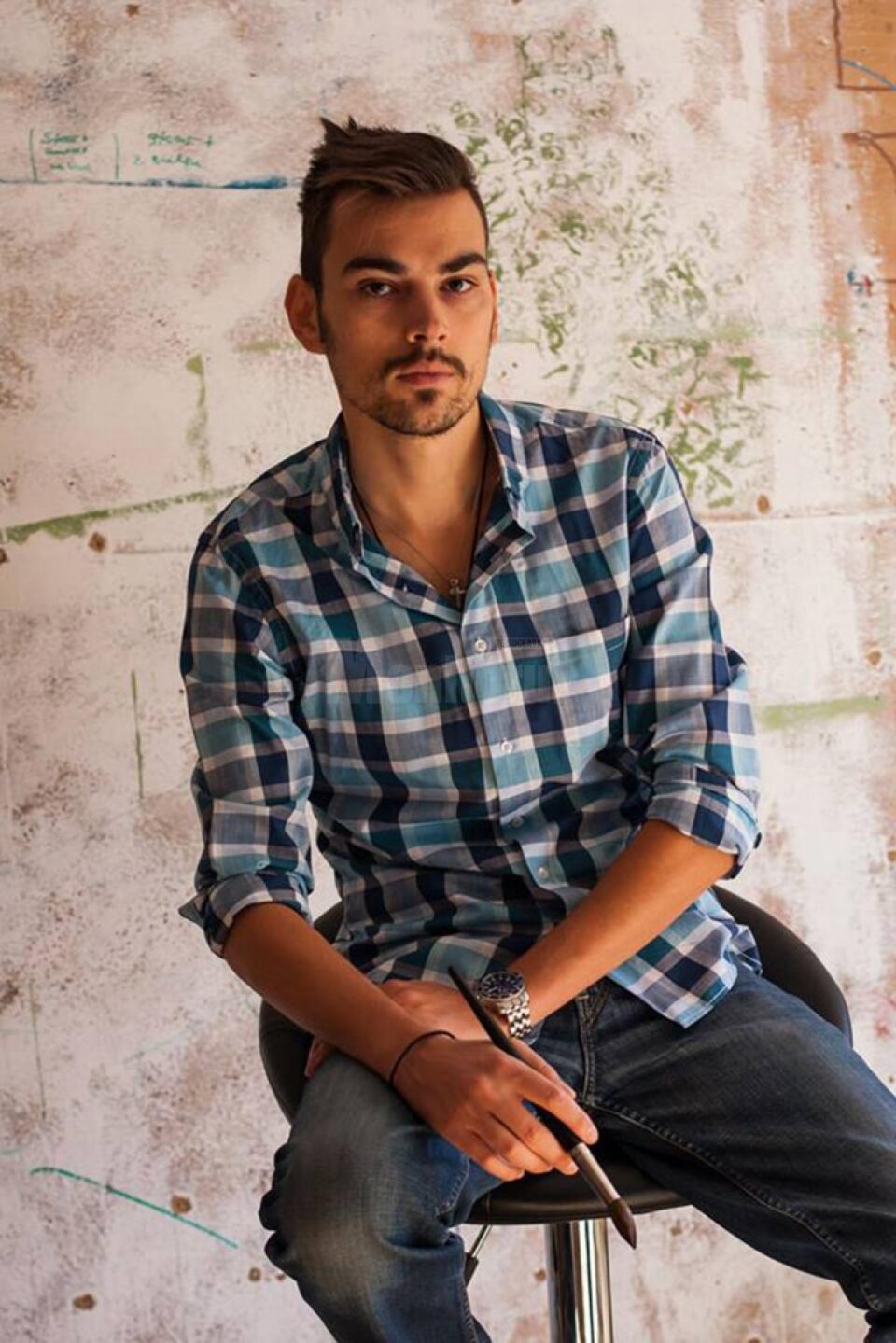 Artistul plastic Alexandros Karciucas Pintilii revine la Fălticeni cu o expoziție personală, după cinci ani