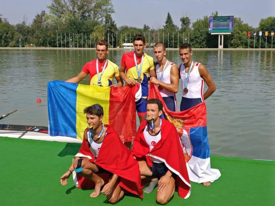 Viorel Georgel Iacob (stânga sus) de la CSM Suceava a câștiga doua medalii de bronz la Balcaniadă Viorel Georgel Iacob (stânga sus) de la CSM Suceava a câștiga doua medalii de bronz la Balcaniadă