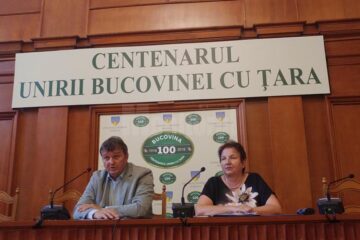 Directorul OCPI Suceava, Vasile Mocanu, și subprefectul Silvia Boliacu