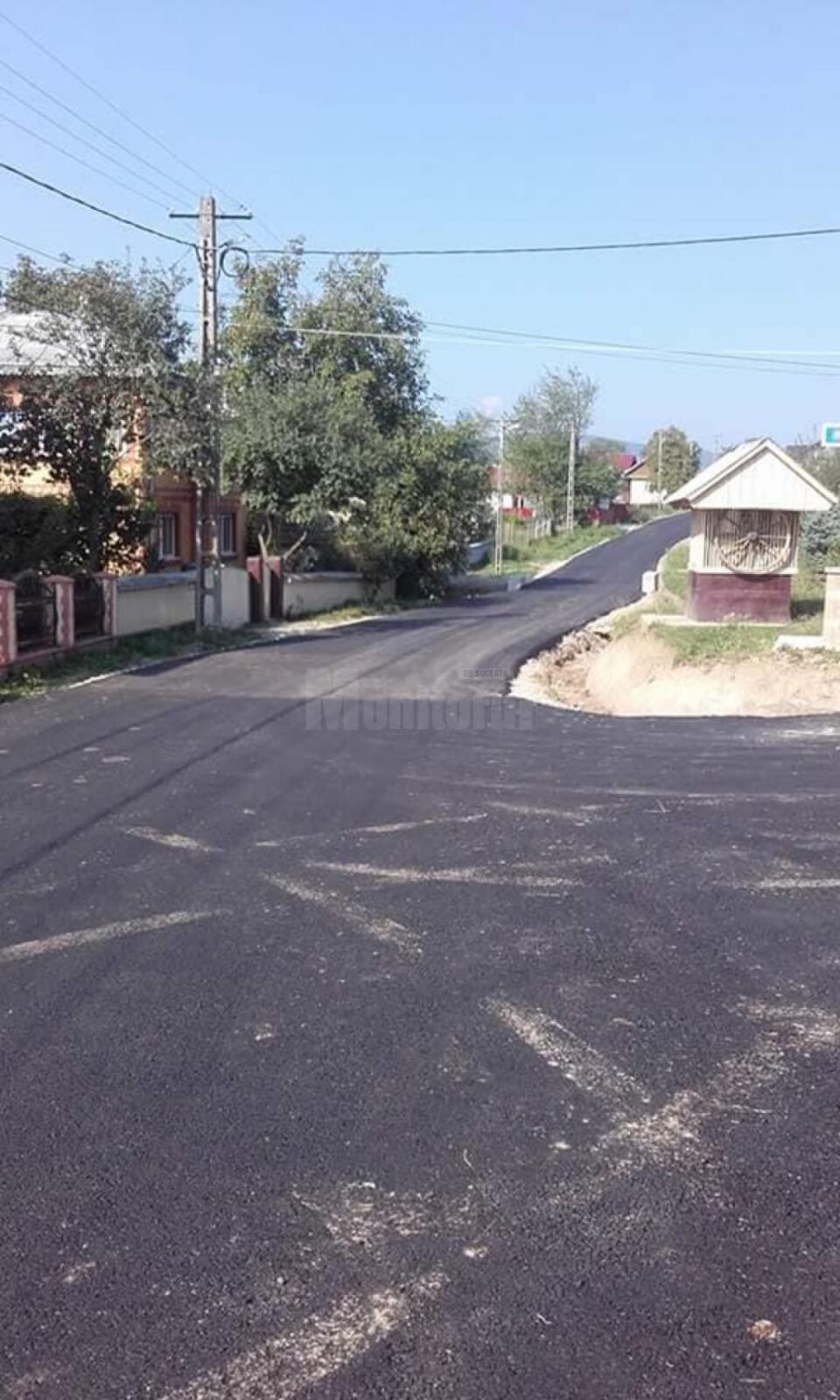 În Berchișești au început lucrările pentru modernizarea a cinci kilometri de drumuri