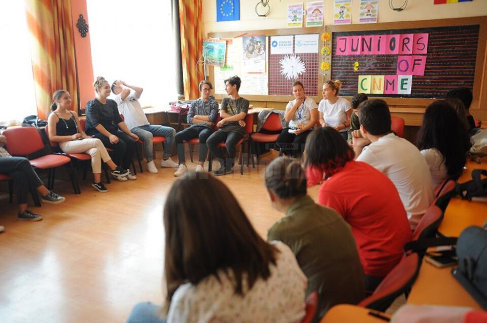Inițiativa urmărește integrarea bobocilor în noul mediu școlar și în viața de licean