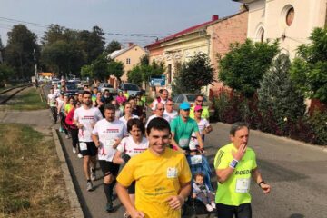 Angajații diferitelor firme din comunitate și din zonă au alergat cu scop caritabil în cadrul unei ștafete de 27 km
