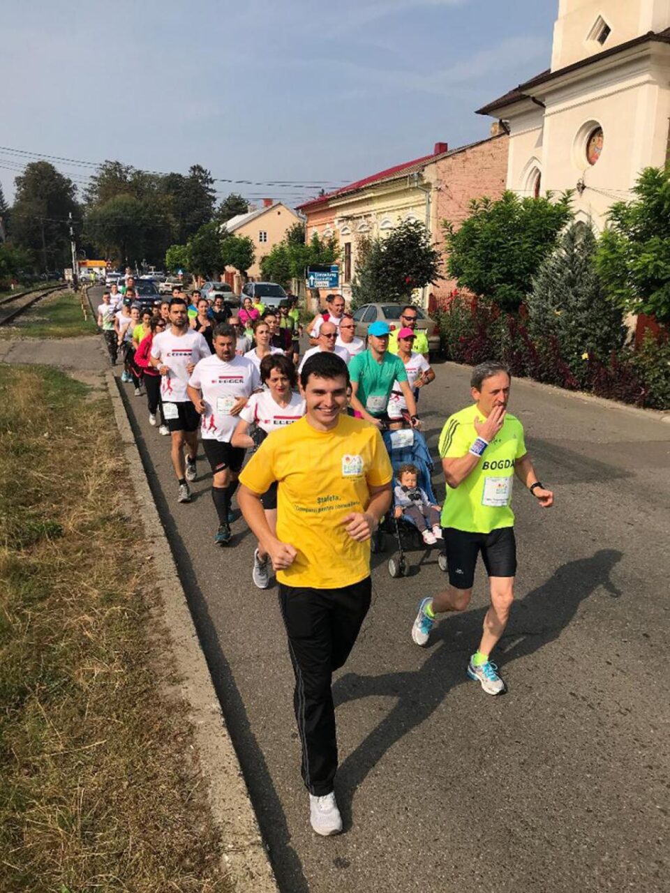 Angajații diferitelor firme din comunitate și din zonă au alergat cu scop caritabil în cadrul unei ștafete de 27 km
