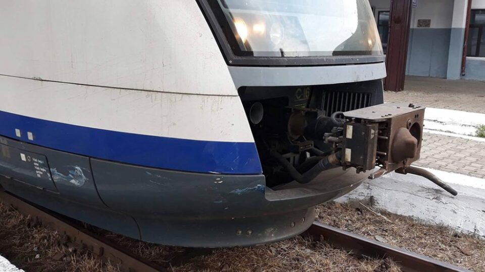 Trenul de Putna, avariat Sursa: Pagina de Facebook